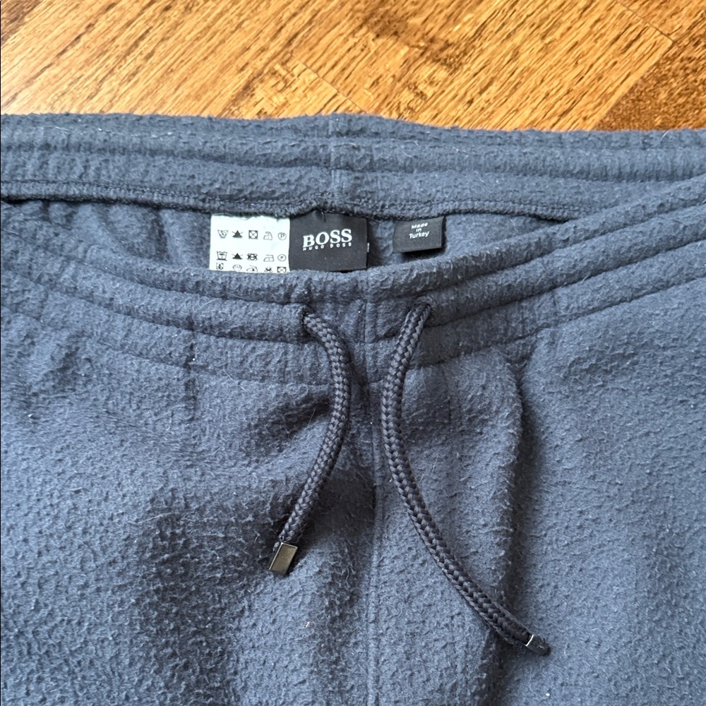 Hugo Boss loungewear - Picture 2 of 6